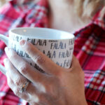 LOL官人直播间:峡谷激战实况,爆笑操作不停歇! q9zib9i92